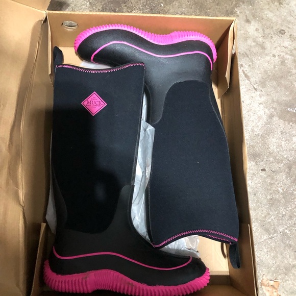 COPY - Selling Muck boots size 8 women’s they are brand new. Black and pink - Picture 3 of 5